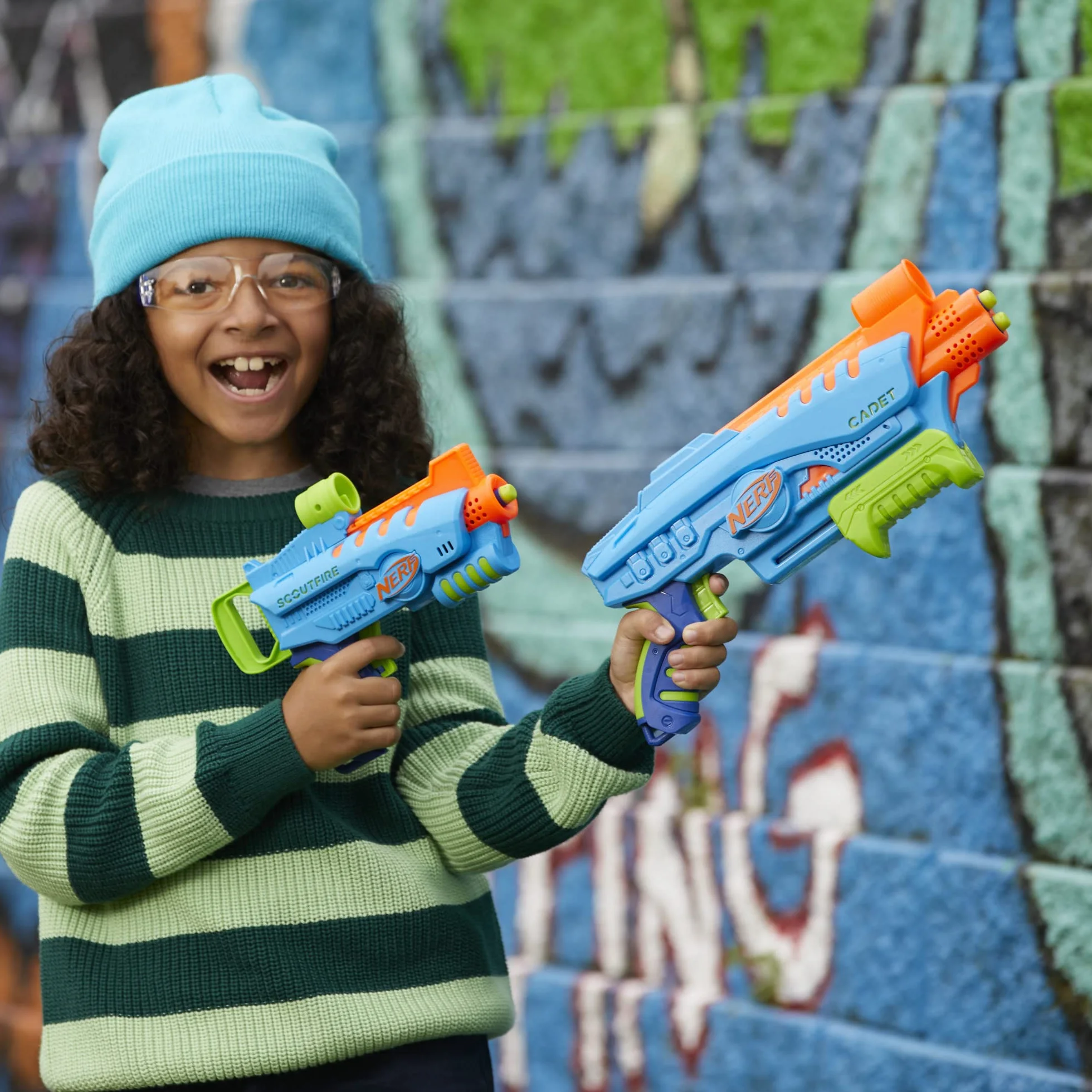 Nerf Elite Junior Ultimate zestaw startowy, 2 Easy-Play Blaster, 15 Nerf Elite, zabawka outdoorowa dla dzieci od 6 lat
