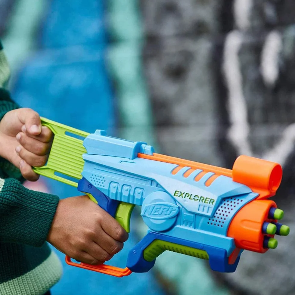 Wyrzutnia Nerf Elite Jr Explorer, łatwa w obsłudze wyrzutnia, łatwe trzymanie, ładowanie i strzelanie, 8 strzałek Nerf Elite, zabawkowe piankowe wyrzutnie dla chłopców i dziewczynek w wieku od 6 lat