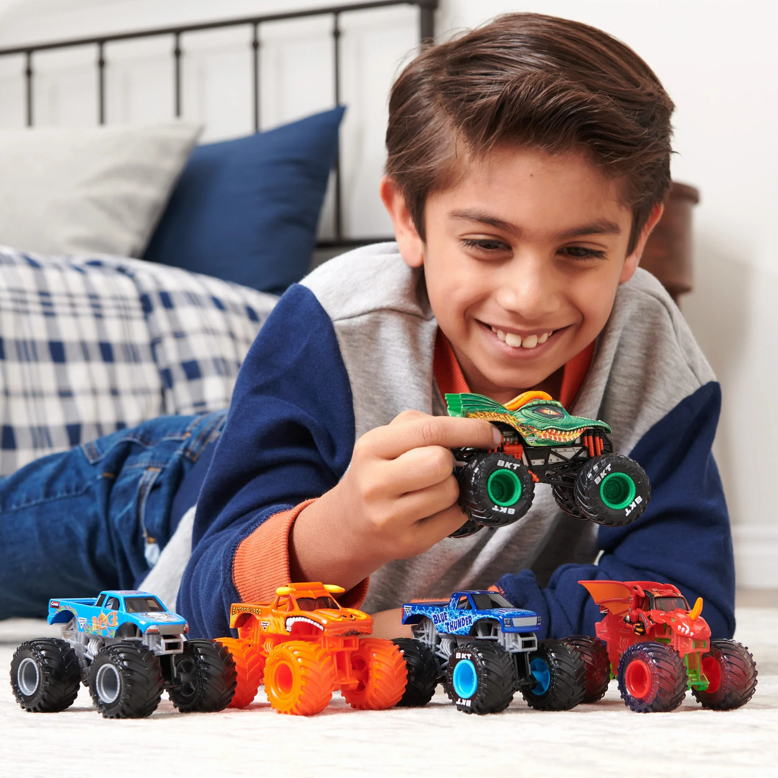 Monster Jam - Oryginalny dwupak z Batmobil vs. Megalodon - autentyczne Monster Trucks w skali 1:64
