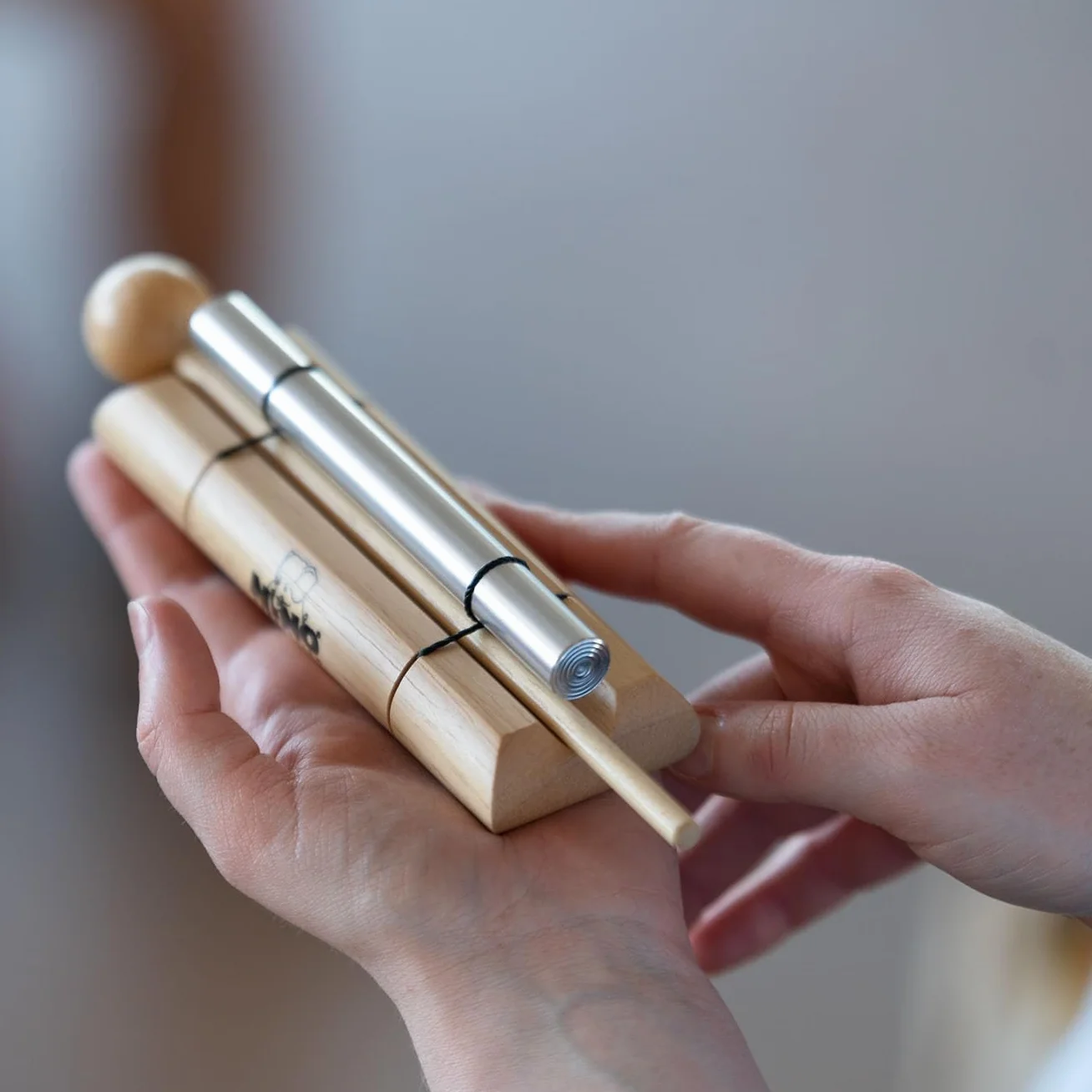 Nino Percussion Energy Chimes – Rozmiar Mały – Z Pałeczką – Pomysł Na Prezent Dla Dzieci W Wieku Od 3 lat – Drewno I Aluminium, Wykończenie Naturalne (NINO579S)