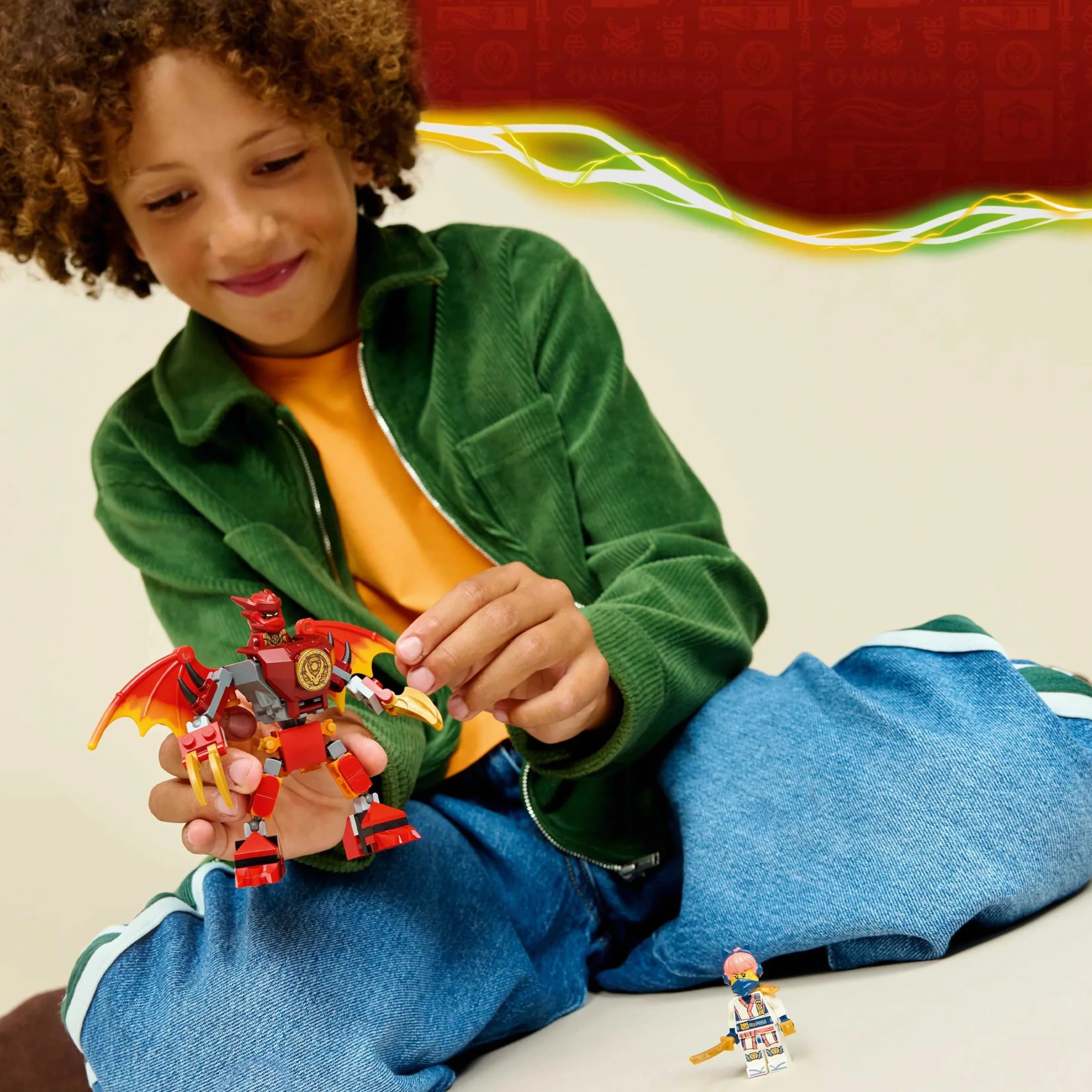 LEGO NINJAGO Smok-mech Kaia — zestaw bitewny, zabawka dla dzieci w wieku od 6 lat, zestaw klocków z trzema minifigurkami, drobny upominek, ninja prezent urodzinowy dla chłopca i dziewczynki 71851
