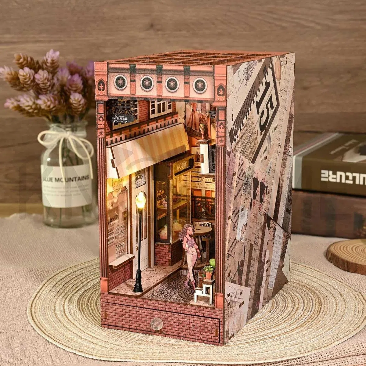 Model edukacyjny Zestaw do samodzielnego czytania książek, model 3D domek dla lalek Booknook, zestaw kreatywny podpórek do książek ze światłem LED, miniaturowe rękodzieło DIY prezenty hobby, drewniane