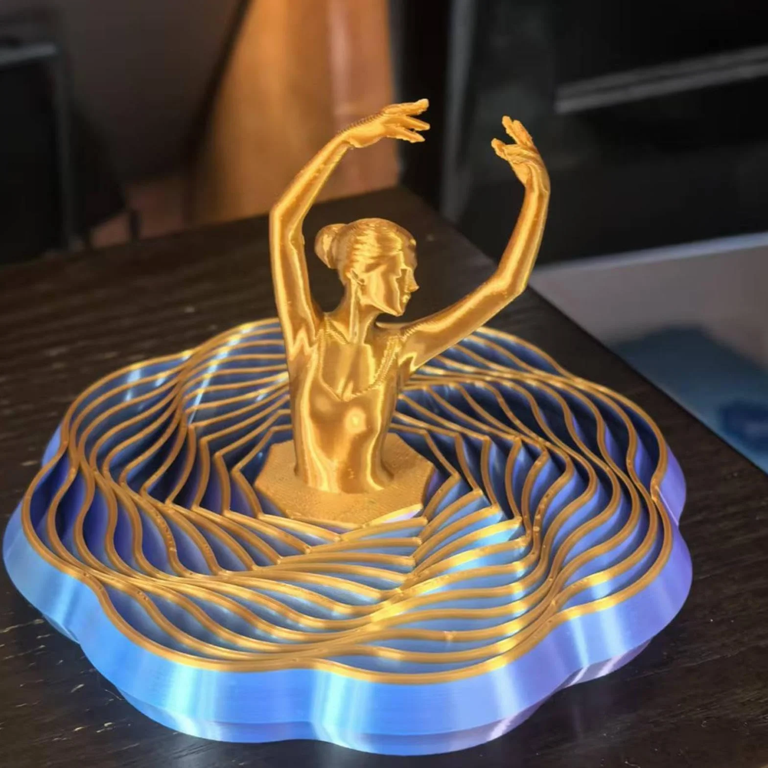 Fidget Toys dla dorosłych – rozszerzalny wygląd spirali, kompaktowy rozmiar biurka z funkcją obracania, elastyczny materiał polimerowy, redukuje stres w dotyku, do klasy, szkoły, na przerwę, prezent