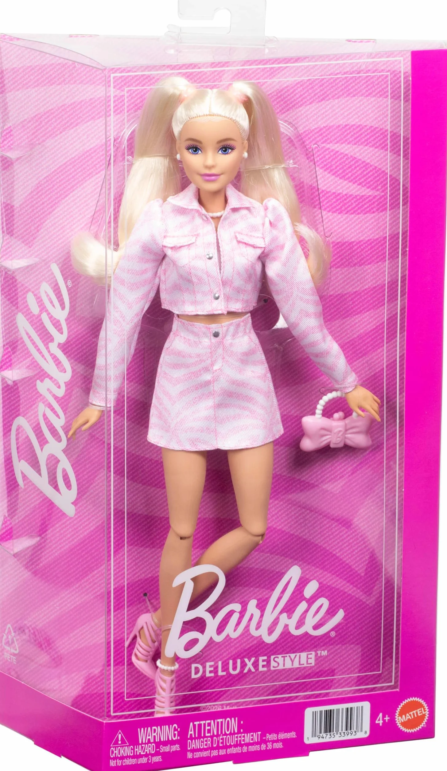 Barbie Deluxe Style Różowy denim Lalka #9 blond włosy, kurtka i spódniczka, akcesoria, w tym kopertówka z kokardką i perełkowa biżuteria, modny zestaw, zabawka dla dzieci 4+, JJN69