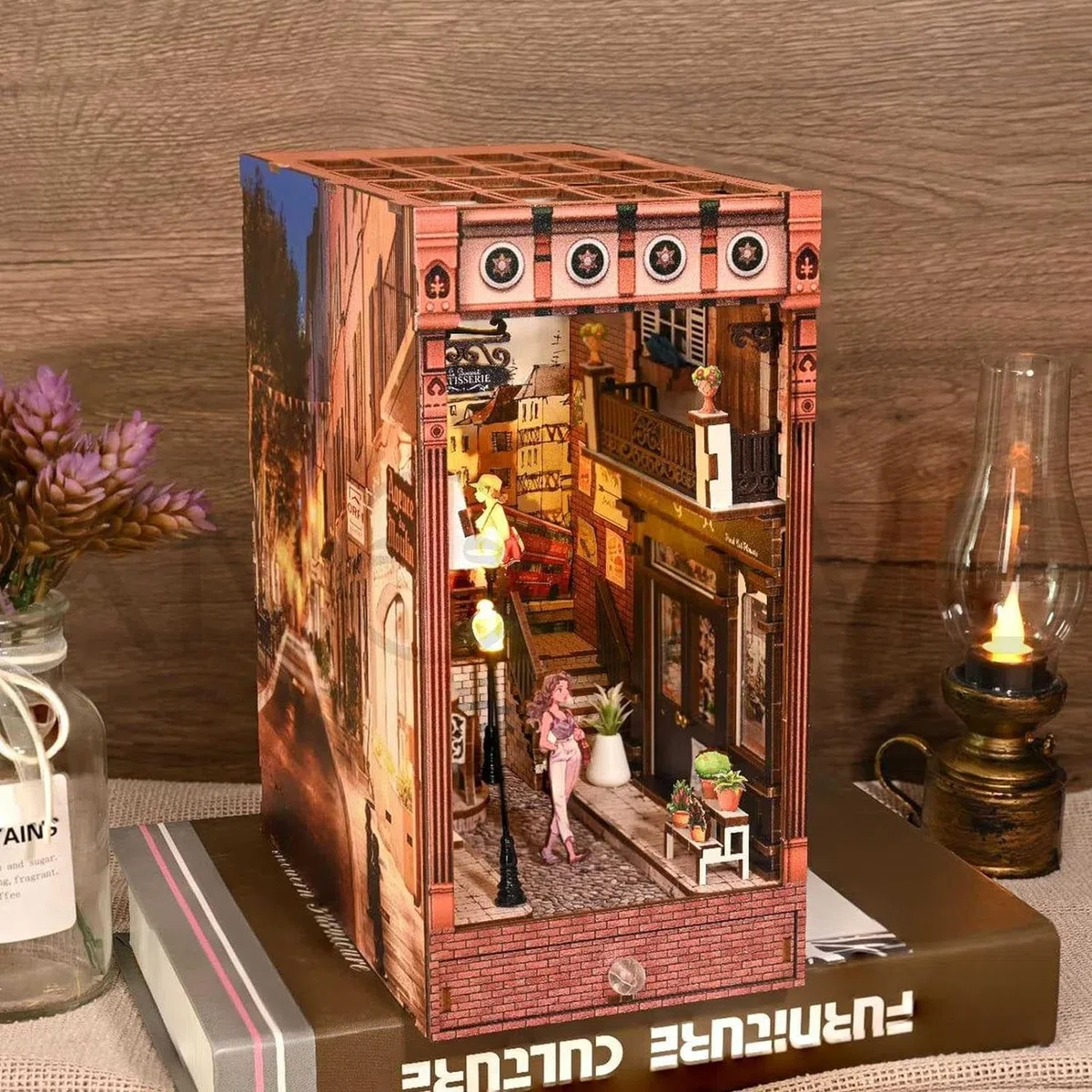 Model edukacyjny Zestaw do samodzielnego czytania książek, model 3D domek dla lalek Booknook, zestaw kreatywny podpórek do książek ze światłem LED, miniaturowe rękodzieło DIY prezenty hobby, drewniane