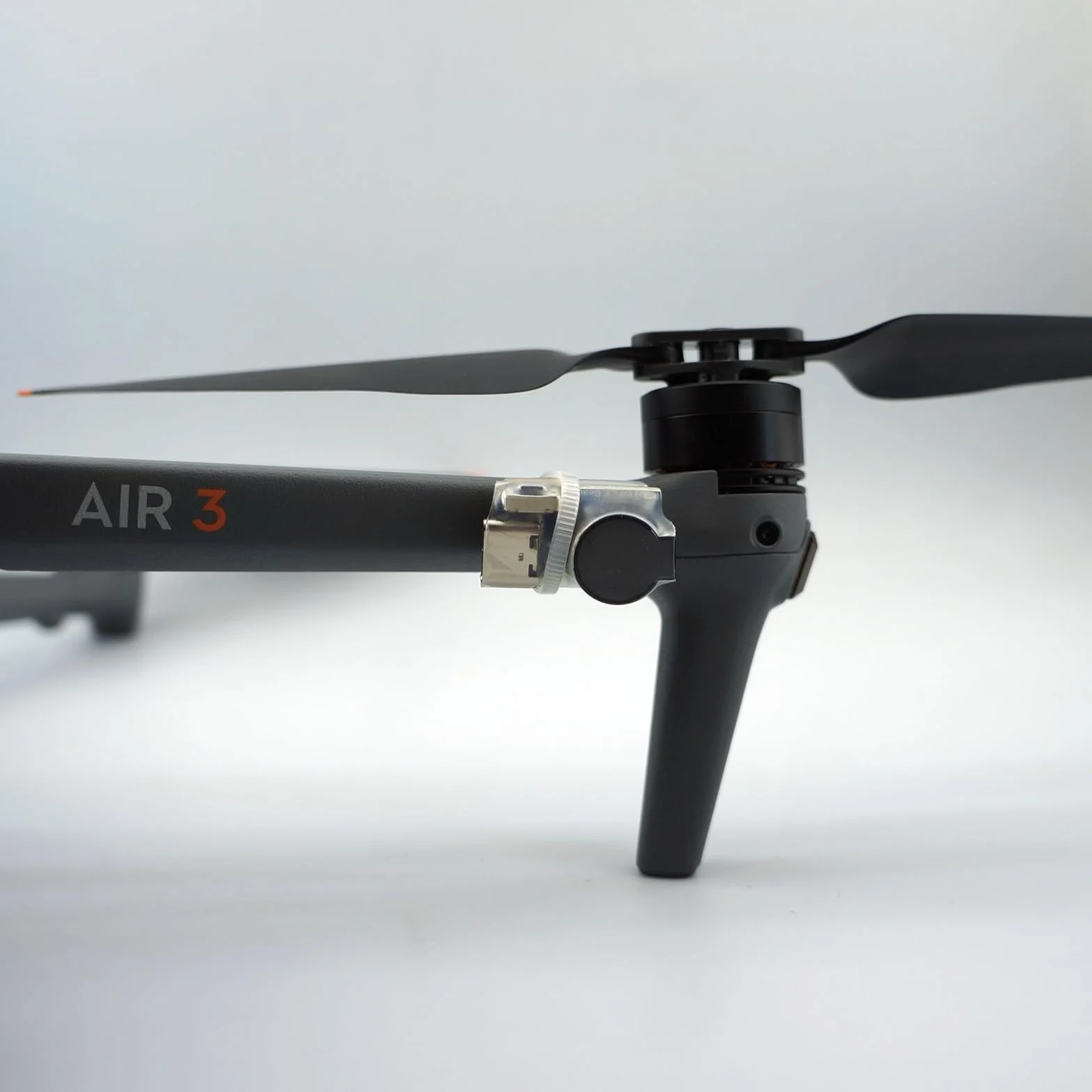 VIFLY Beacon bezprzewodowy brzęczyk do drona z własnym zasilaniem z akumulatorem zgubionego drona z czujnikiem ruchu do quadów DJI, quadów FPV i samolotów