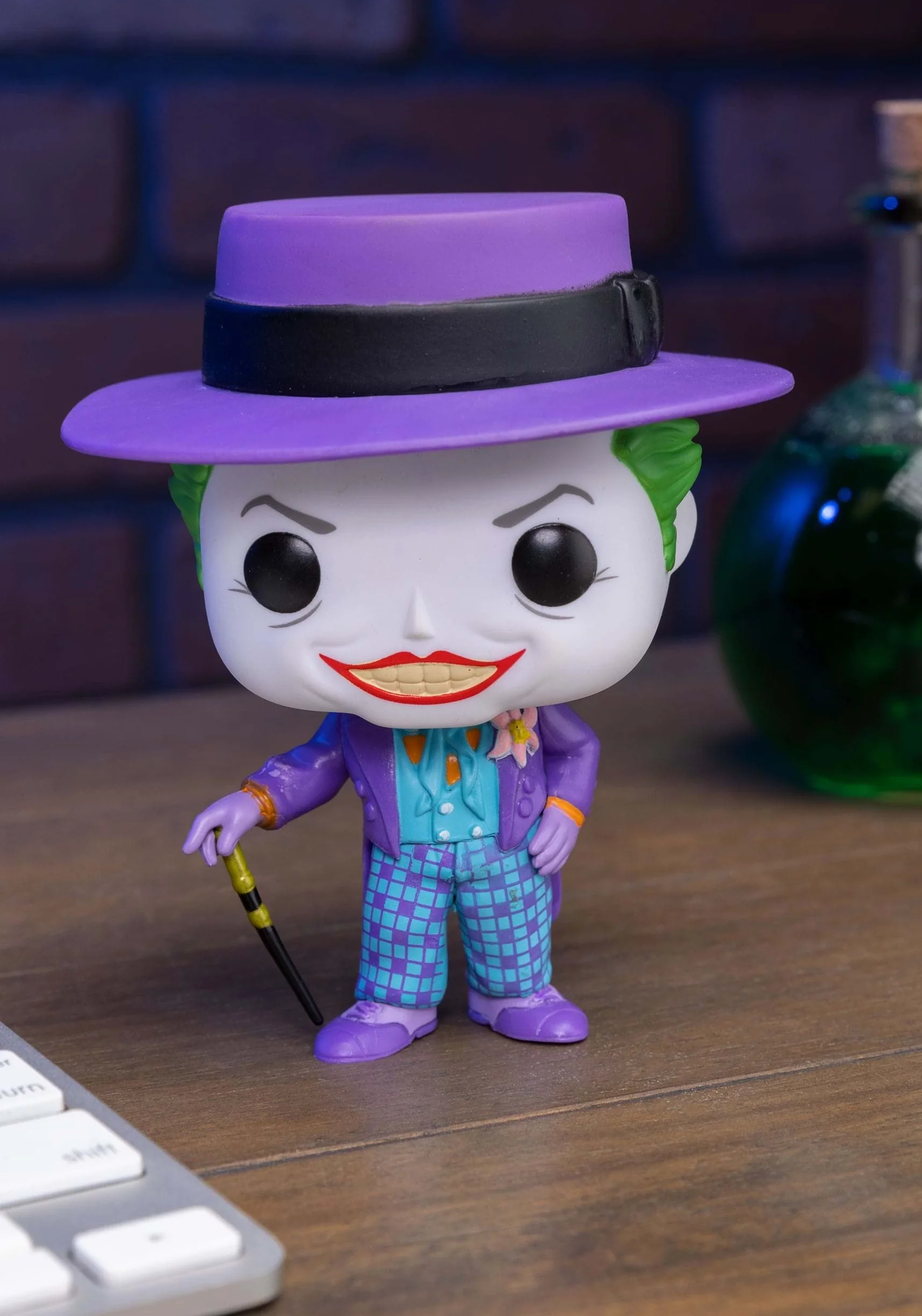 Funko POP! Heroes: DC Batman 1989 - Joker z kapeluszem - 1/6 szans na rzadki wariant pościgu - DC Comics - kolekcjonerska figurka winylowa - pomysł na prezent - oficjalny towar