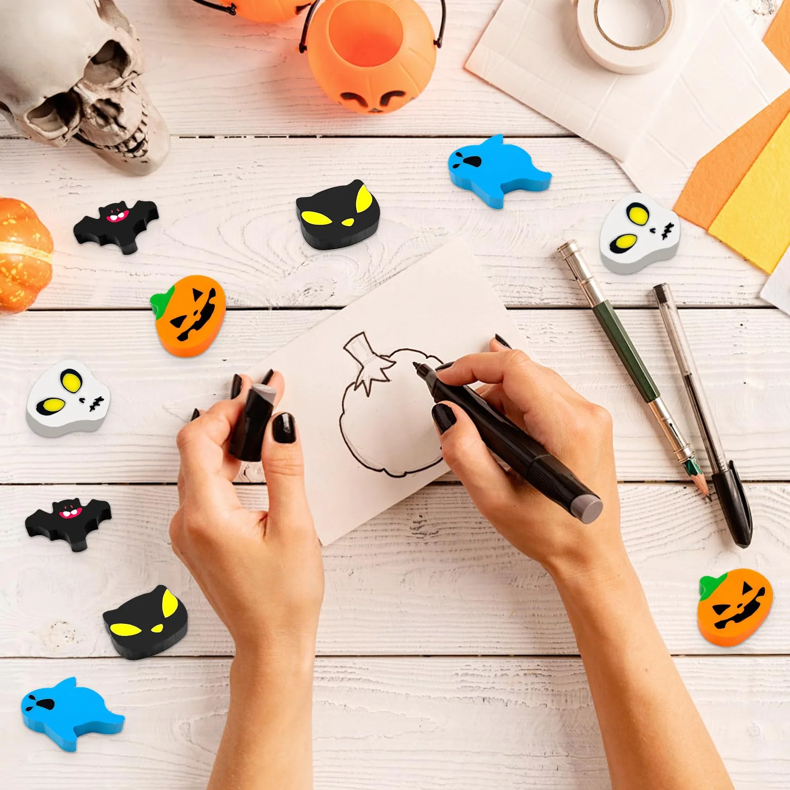 50 Sztuk Mini Gumek do Ścierania na Halloween - Dynia i Czaszka - Prezent dla Dzieci, Biuro i Artykuły Papiernicze