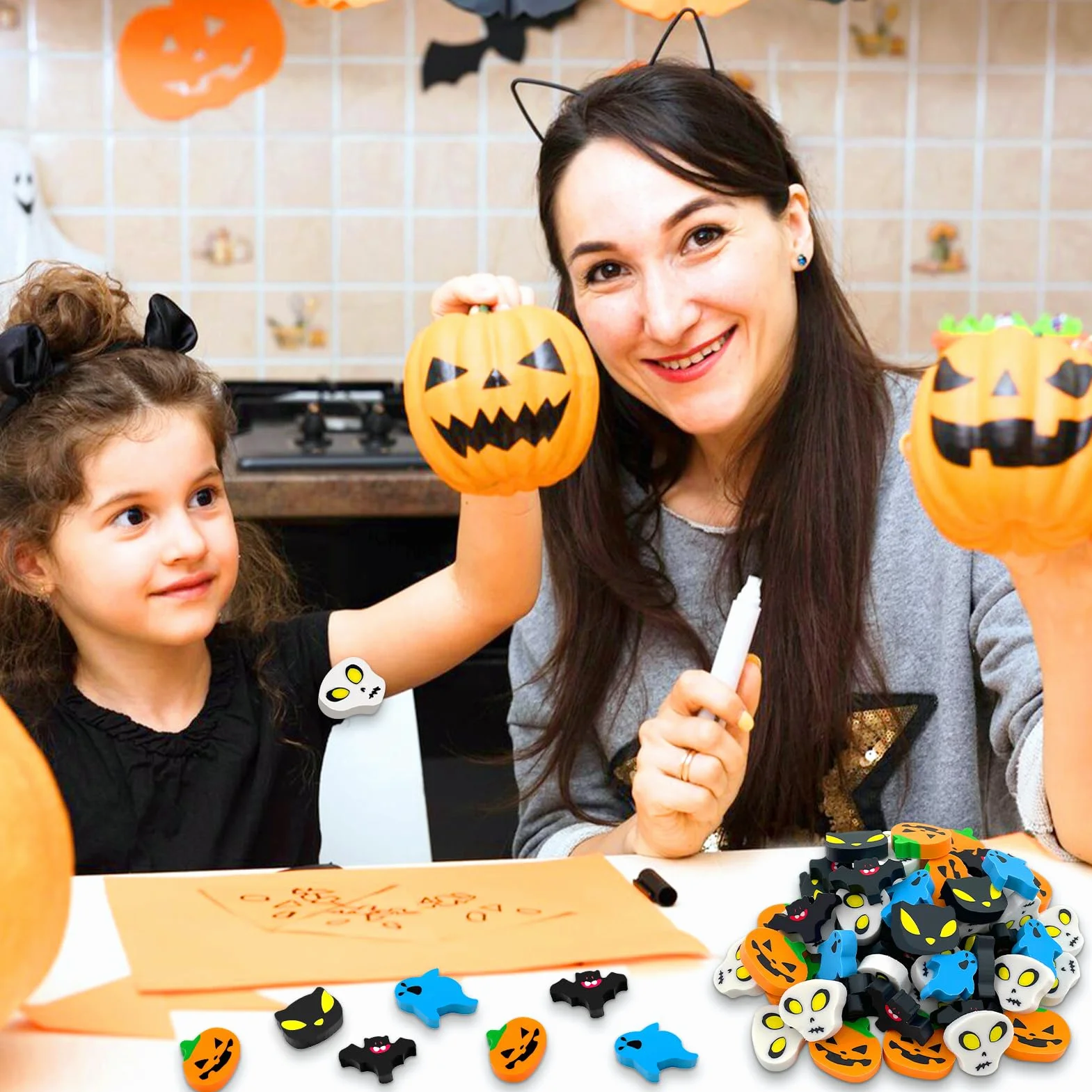 50 Sztuk Mini Gumek do Ścierania na Halloween - Dynia i Czaszka - Prezent dla Dzieci, Biuro i Artykuły Papiernicze