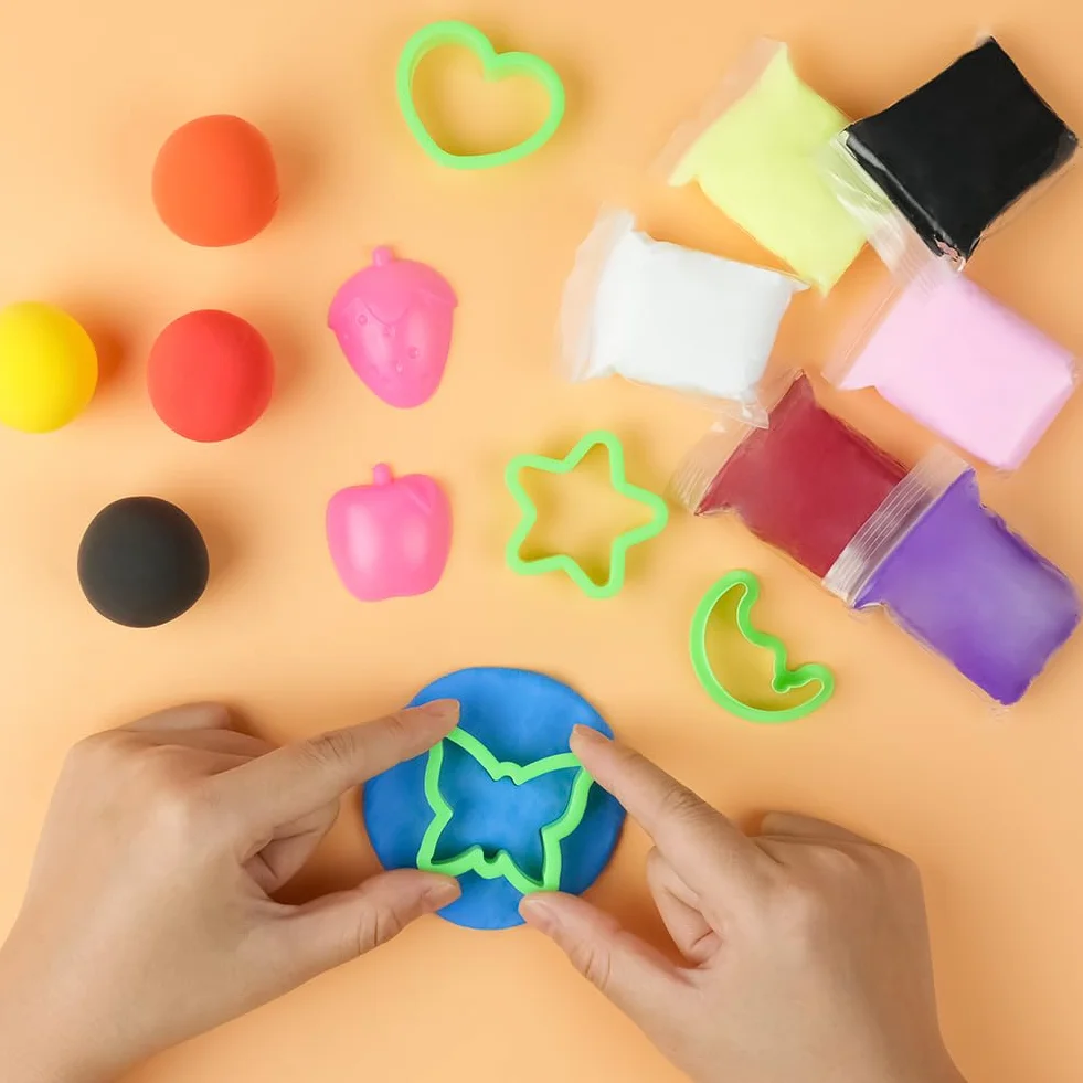 AUAUY Air Dry Clay, 96 sztuk ultralekkiej gliny modelarskiej z 6 narzędziami do rzeźbienia, samoutwardzalna magiczna glina do zabawy, nietoksyczna, najlepsze prezenty dla dzieci