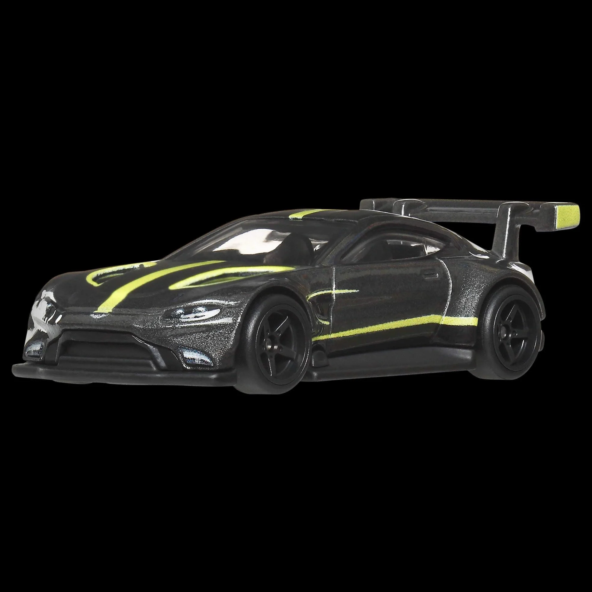 Hot Wheels Car Culture Premium 1:64 Skala Die-Cast Zabawka Aston Martin Vantage GTE z oponami Real Riders i metalowym nadwoziem i podwoziem, Eurospeed, JBK76